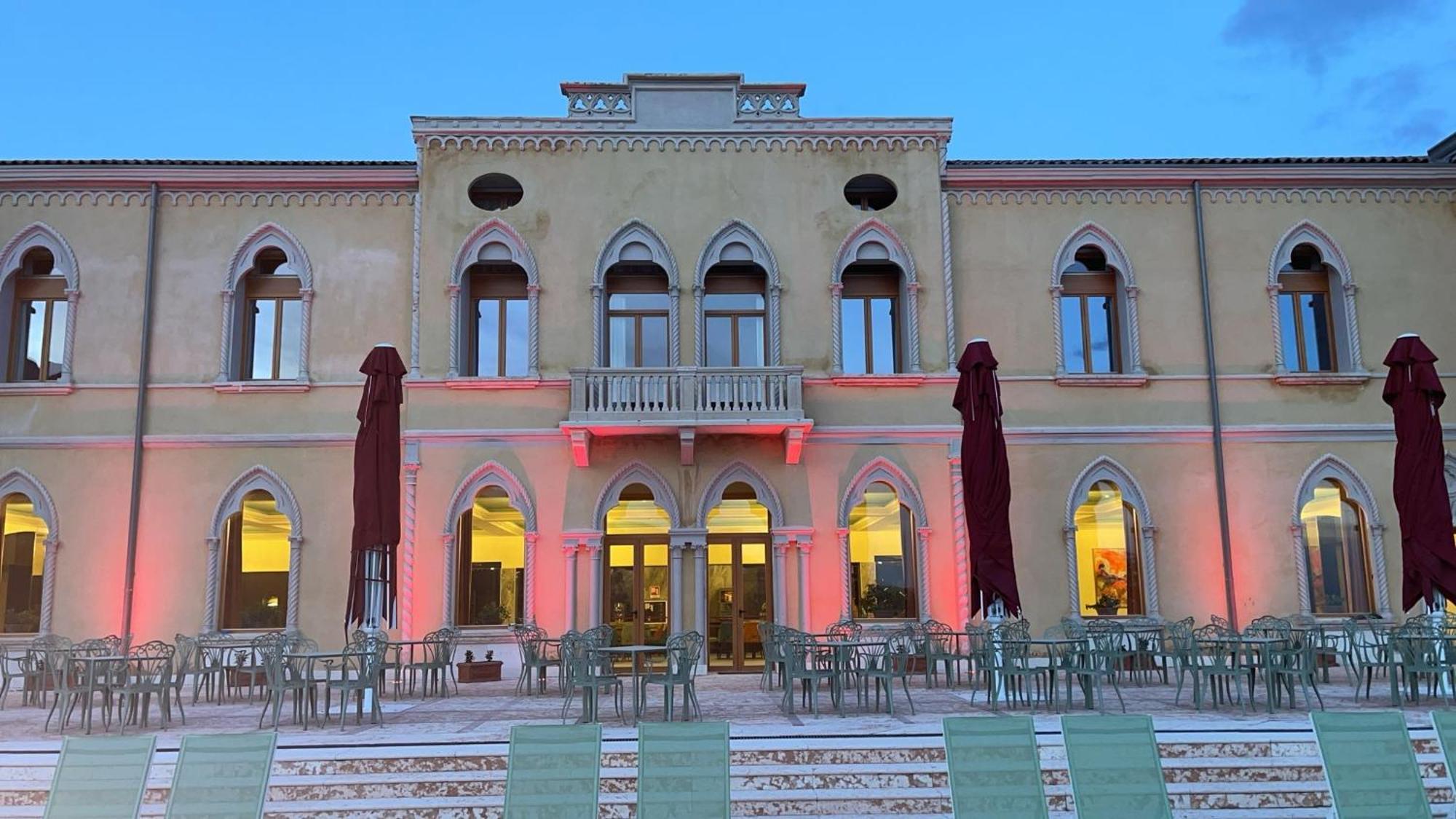 Parc Hotel San Pietro 스피아찌 디 카프리노 외부 사진